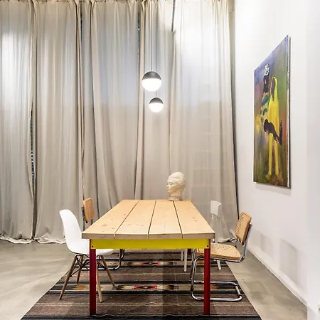 Gallery Loft, Creative Oasis In The Heart Of Apartment